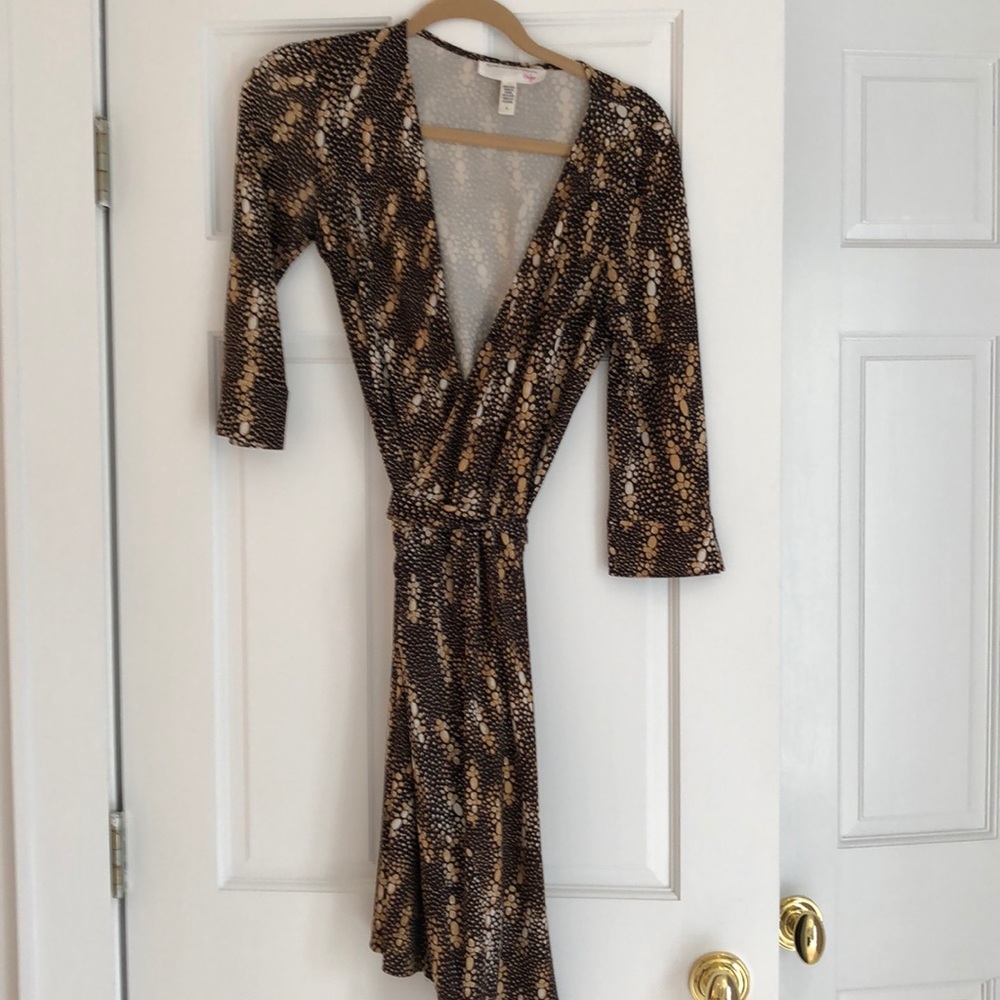 DVF silk wrap dress in vintage snake skin pattern!